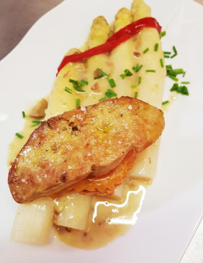 Hotel Restaurant Le Bourgneuf Morlaas Ngoại thất bức ảnh