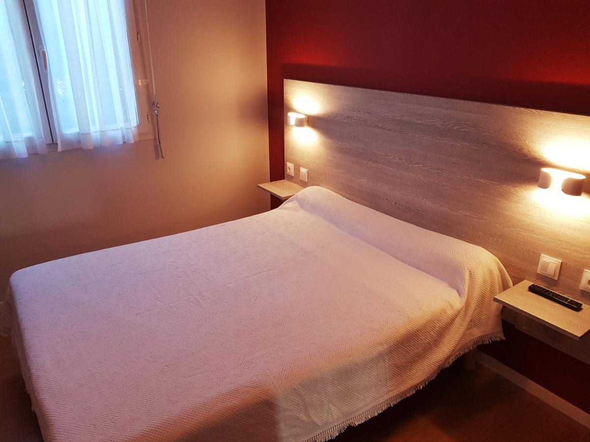 Hotel Restaurant Le Bourgneuf Morlaas Ngoại thất bức ảnh